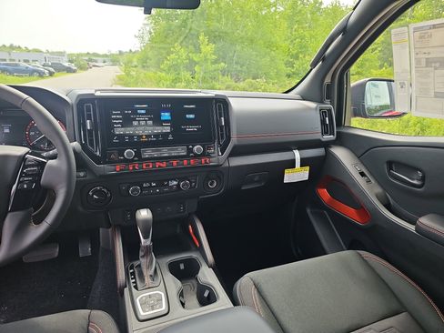 New 2026 Nissan Frontier PRO-4X w/ Tow Package AWD/4WD image 19