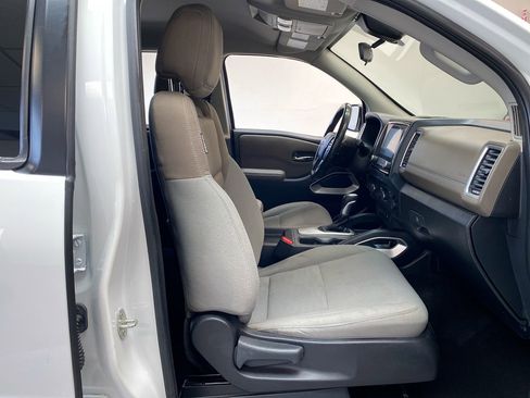 Used 2022 Nissan Frontier SV image 28