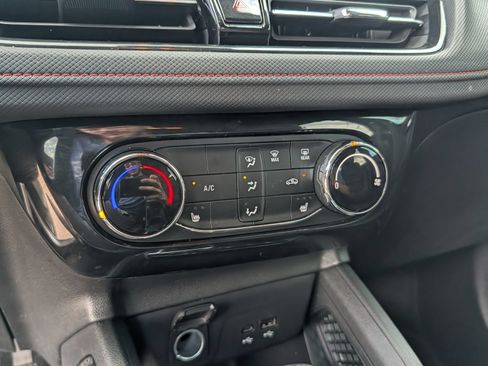 Used 2024 Chevrolet TrailBlazer RS FWD image 20