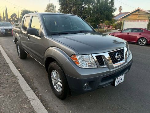 Used 2016 Nissan Frontier SV image 9