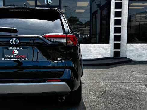 Used 2022 Toyota RAV4 SE w/ Convenience Package AWD/4WD image 17