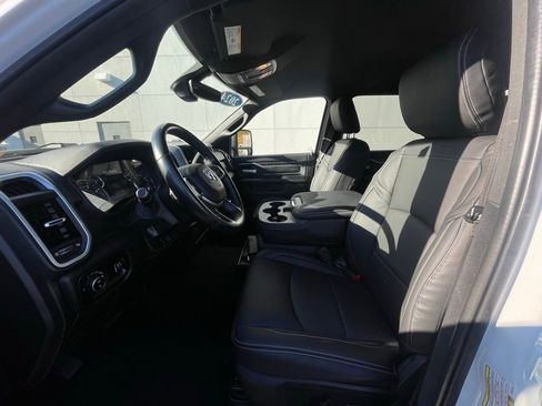 Used 2024 RAM 2500 Big Horn image 25