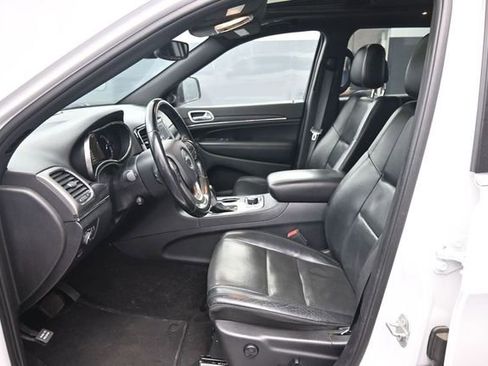Used 2020 Jeep Grand Cherokee Limited w/ Luxury Group II AWD/4WD image 17