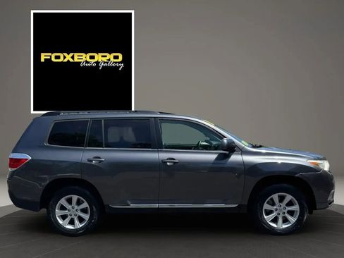 Used 2011 Toyota Highlander SE w/ Tow Pkg AWD/4WD image 4