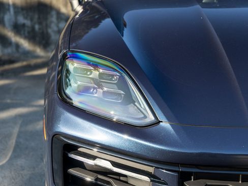 New 2025 Porsche Cayenne S AWD/4WD image 14