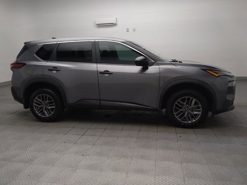 Used 2023 Nissan Rogue S FWD image 11