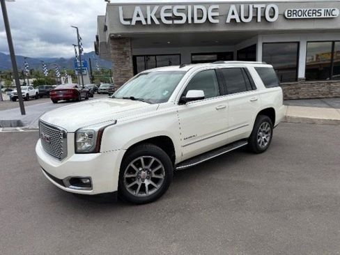 Used 2015 GMC Yukon Denali w/ Touring Package AWD/4WD image 2