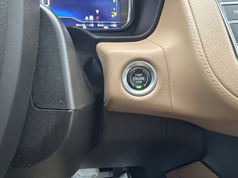 Used 2022 Chevrolet Suburban Premier AWD/4WD image 17