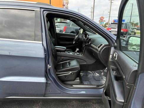 Used 2019 Jeep Grand Cherokee Limited AWD/4WD image 27