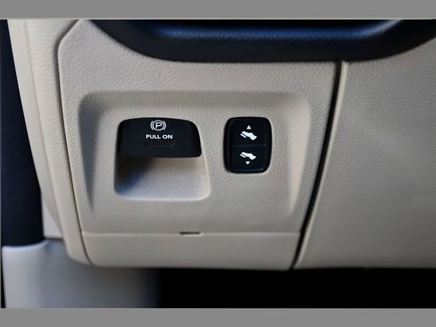 Used 2019 RAM 1500 Big Horn RWD image 34