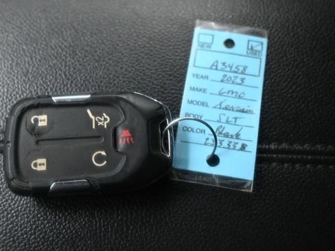 Used 2023 GMC Terrain SLT image 25