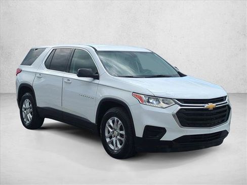 Certified 2019 Chevrolet Traverse LS FWD image 3