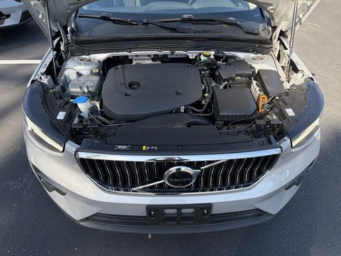 Certified 2023 Volvo XC40 B4 Plus w/ Driver Assist Package image 36
