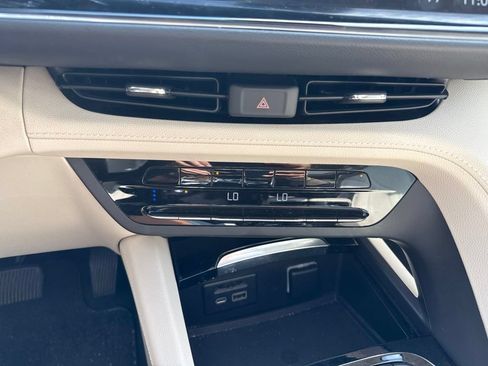 Used 2022 Buick Envision Avenir w/ Technology Package II AWD/4WD image 22