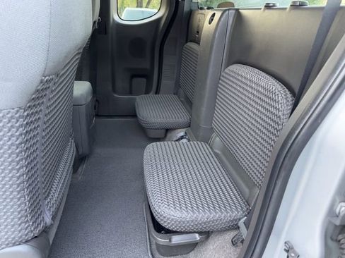 Used 2009 Nissan Frontier SE w/ SE Value Truck Pkg image 23