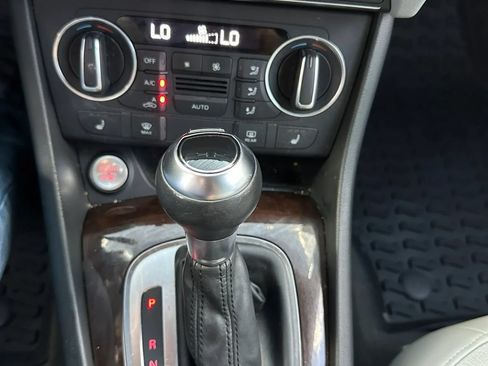 Used 2017 Audi Q3 2.0T Premium Plus w/ Premium Plus Package FWD image 25