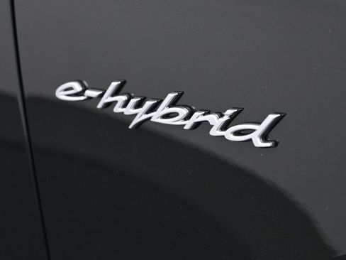 Certified 2026 Porsche Cayenne E-Hybrid Coupe AWD/4WD image 32