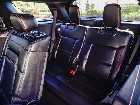 Used 2022 Ford Explorer ST-Line w/ Class IV Trailer Tow Package image 23