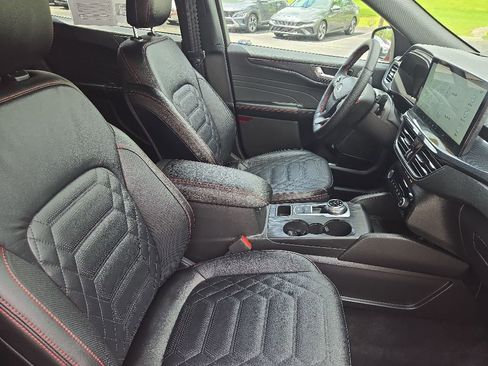 Used 2024 Ford Escape ST-Line Elite w/ Premium Technology Package AWD/4WD image 34