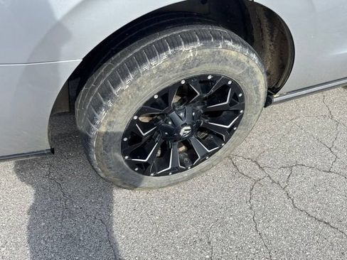 Used 2018 Ford Expedition Limited w/ Equipment Group 301A AWD/4WD image 12
