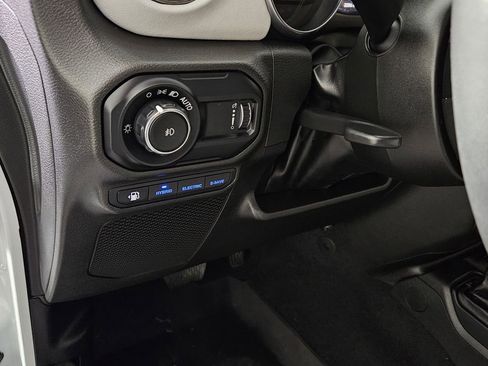 Used 2023 Jeep Wrangler Unlimited Sahara AWD/4WD image 26