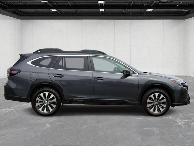 Used 2023 Subaru Outback Limited AWD/4WD image 4
