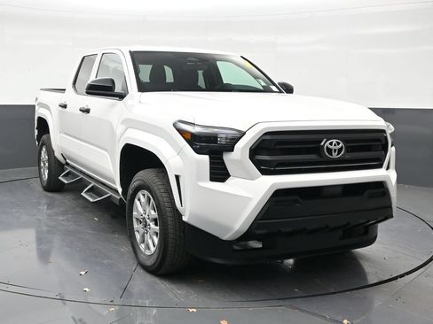 Used 2024 Toyota Tacoma SR RWD image 7