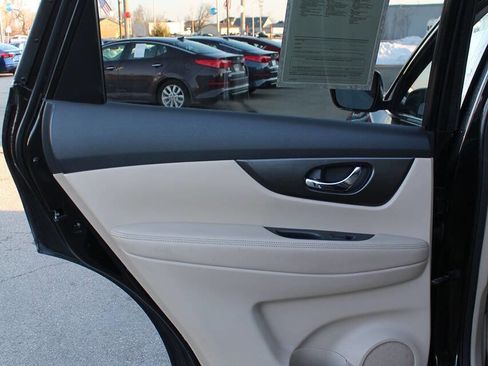 Used 2015 Nissan Rogue SV image 15