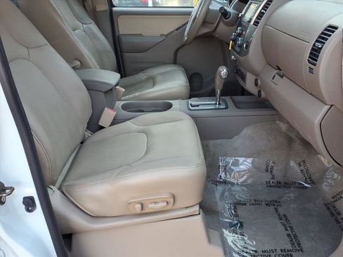 Used 2016 Nissan Frontier SL w/ Moonroof Package image 11