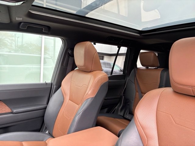 Used 2024 Lexus GX 550 w/ Accessory Package (2T) AWD/4WD image 23