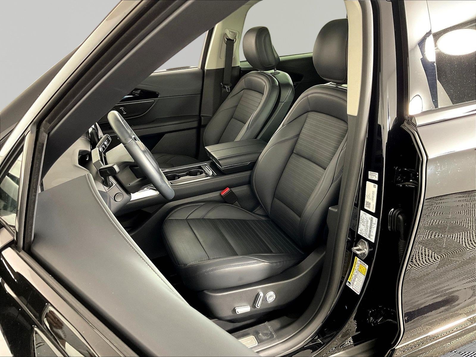 Used 2026 Lincoln Nautilus Reserve AWD/4WD image 21
