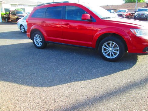 Used 2014 Dodge Journey SXT w/ Flexible Seating Group AWD/4WD image 3