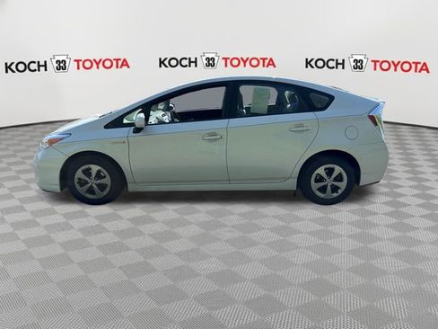 Used 2015 Toyota Prius Two FWD image 4