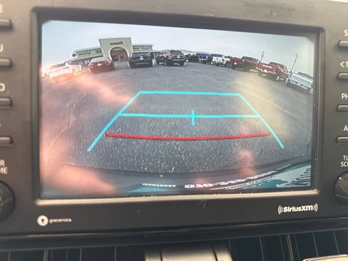 Used 2021 Toyota RAV4 XLE AWD/4WD image 22