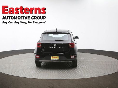 Used 2025 Hyundai Venue SE image 36