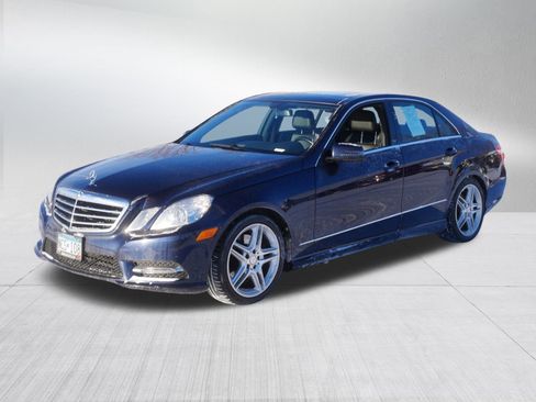 Used 2013 Mercedes-Benz E 350 4MATIC Sedan image 3