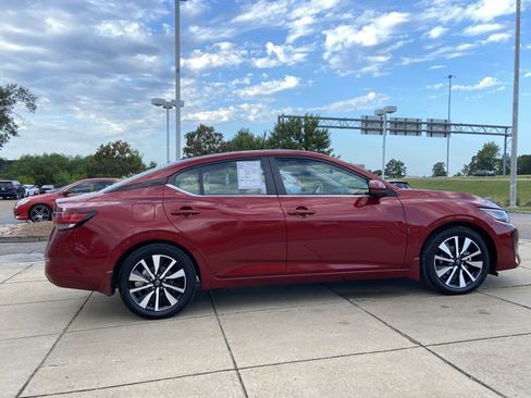 Used 2025 Nissan Sentra SV w/ SV Premium Package FWD image 6
