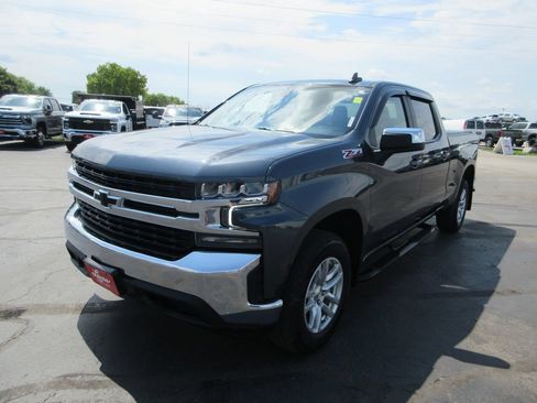 Used 2021 Chevrolet Silverado 1500 LT AWD/4WD image 11