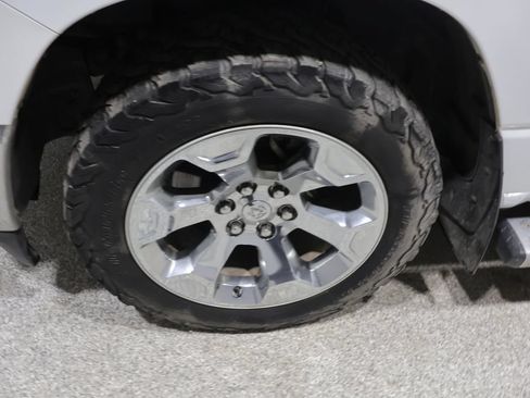 Used 2019 RAM 1500 Big Horn AWD/4WD image 10
