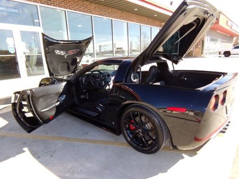 Used 2005 Chevrolet Corvette 1SB Z51 Coupe w/ Preferred Equipment Group image 20