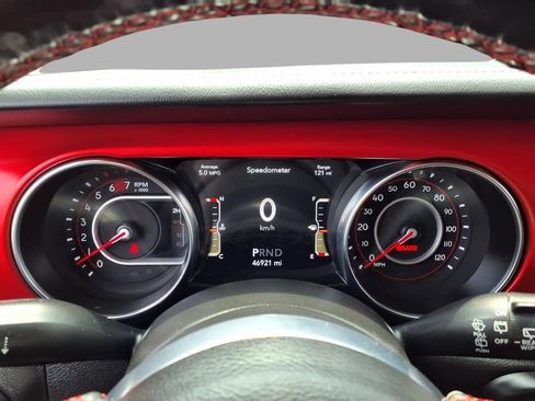 Certified 2022 Jeep Wrangler Unlimited Rubicon w/ Cold Weather Group AWD/4WD image 17