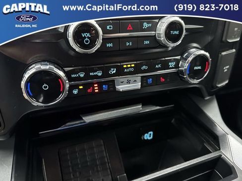 Used 2025 Ford F350 Lariat w/ Black Appearance Package image 28