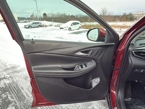 Used 2022 Buick Encore GX Essence w/ Experience Buick Package image 23