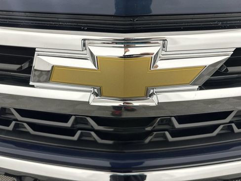 Used 2023 Chevrolet Silverado 1500 LT AWD/4WD image 32