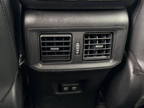 Used 2020 Toyota RAV4 XLE Premium FWD image 7