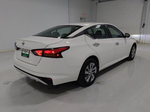 Used 2024 Nissan Altima 2.5 S image 9