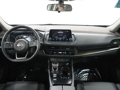 Used 2023 Nissan Rogue SV w/ SV Premium B Package FWD image 16