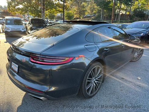 Used 2020 Porsche Panamera image 7