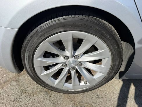 Used 2017 Tesla Model S 75 RWD image 29