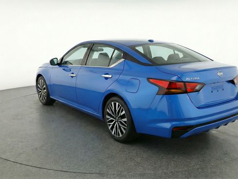 Used 2025 Nissan Altima 2.5 SV image 6